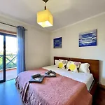 Modern 3 With Pool By Homing Apartment