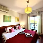 Modern 3 With Pool By Homing Apartment *