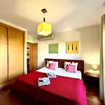 Modern 3 With Pool By Homing Apartment