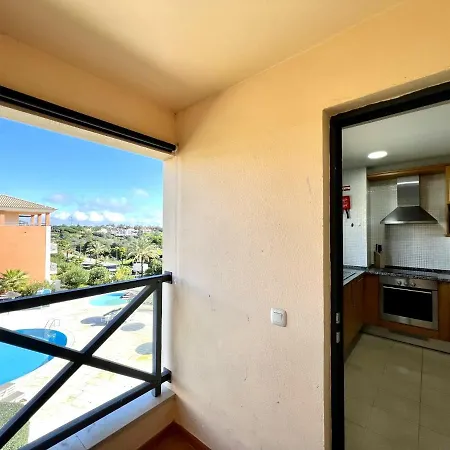 Modern 3 With Pool By Homing Apartamento *